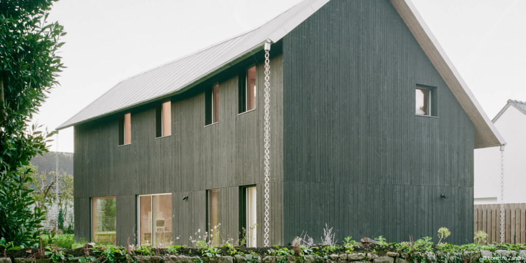 Construction maison individuelle en poutres en I, CLT et ouate de cellulose