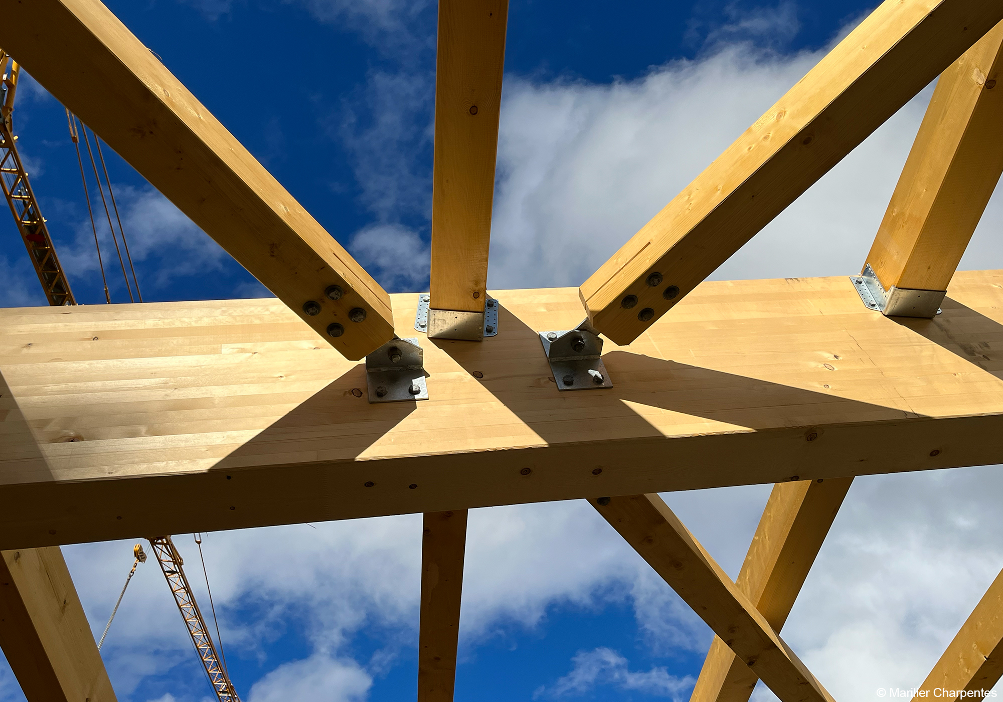 Crèche construite en épicéa scolyté charpente en bois lamellé collé