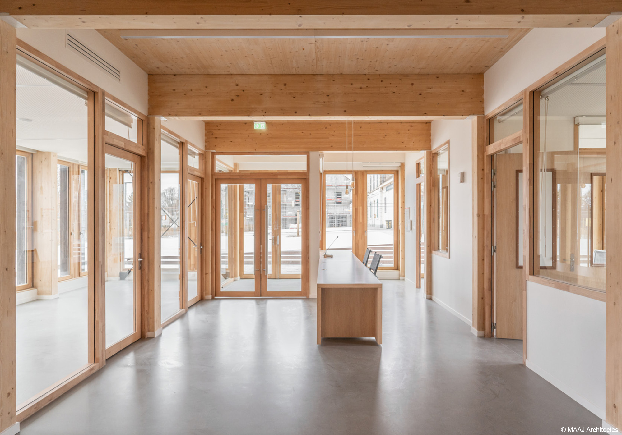 Espace municipal en structure bois charpente en bois lamellé collé et planchers en CLT
