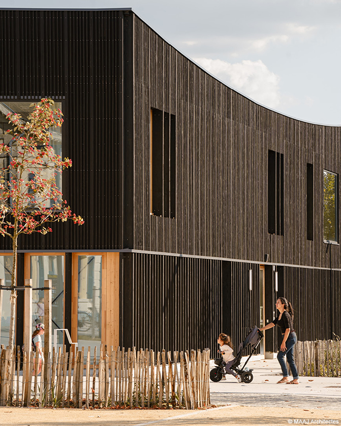 Espace municipal en structure bois charpente en bois lamellé collé et planchers en CLT