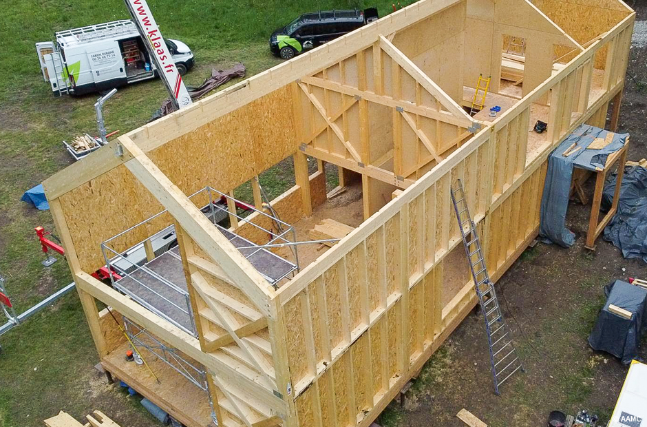 construction maison individuelle sur technopieux et dalle en poutres en I