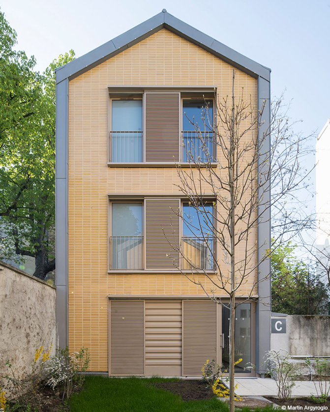 Immeuble de logements sociaux en structure poteaux poutres en bois lamellé collé