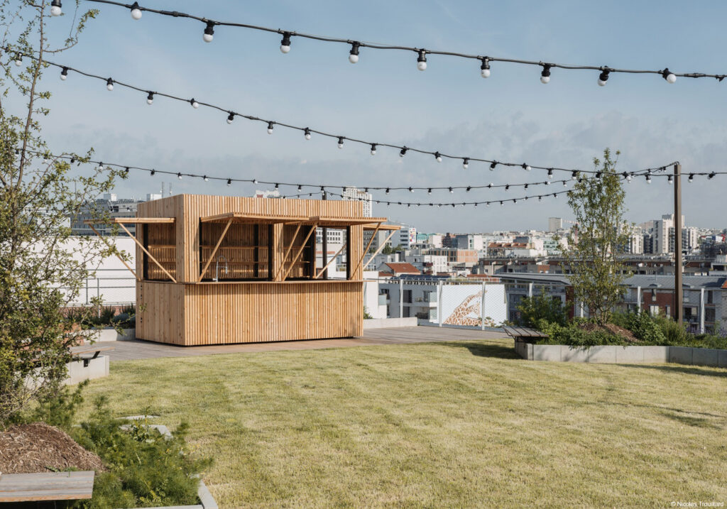 Immeuble de bureaux en structure bois lamellé collé, CLT et béton