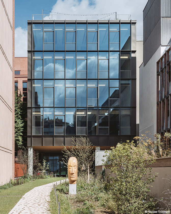 Immeuble de bureaux en structure bois lamellé collé, CLT et béton