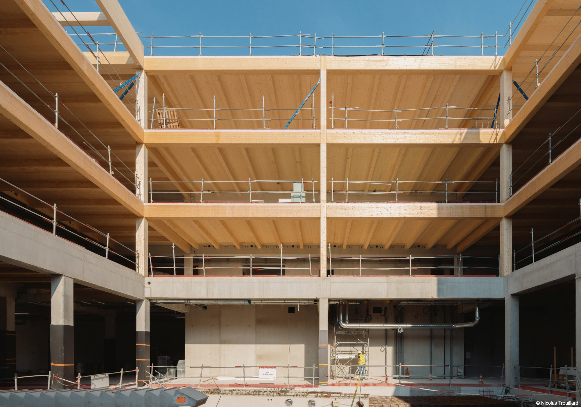 Immeuble de bureaux en structure bois lamellé collé, CLT et béton